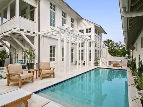 Gorgeous outdoor space