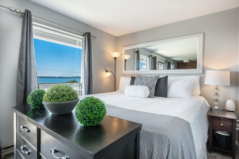 King Size Dream Bed with View in the loft