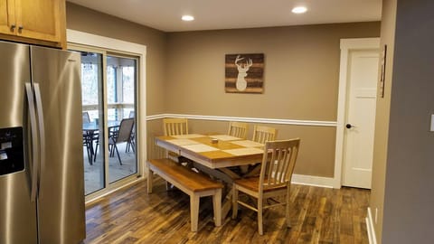 Kitchen table seats 6-7 people