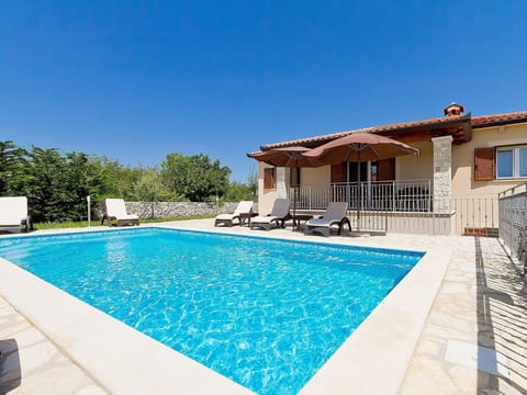 Property, Swimming Pool, House, Building, Real Estate, Home, Estate, Leisure, Villa, Vacation