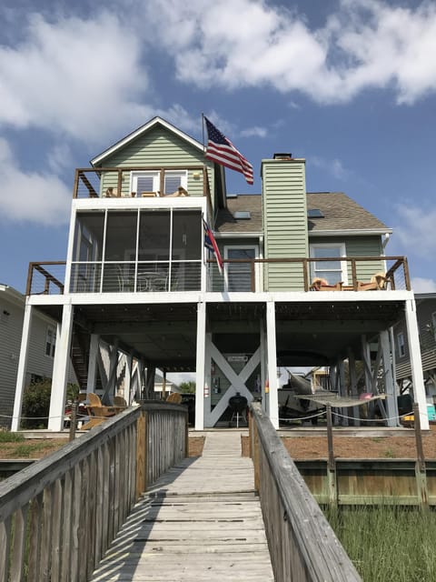 House from dock/canal-cable railings open views (new walkway to dock not shown)