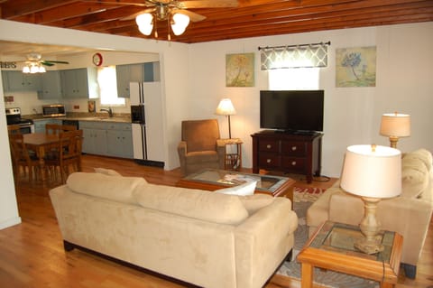 50" HDTV with DISH cable, including ESPN. Wifi included.  Plenty of magazines.