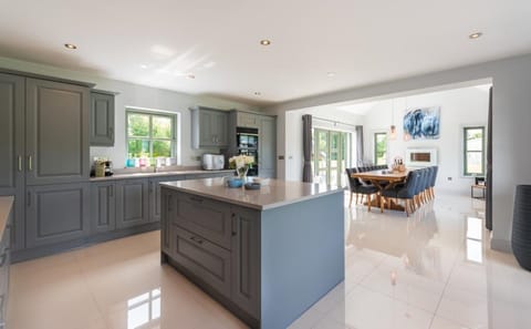 Exclusive kitchen with high end appliances make you feel great