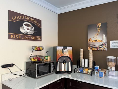 Free daily continental breakfast