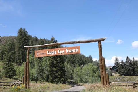 Eagle Eye Ranch Entrance