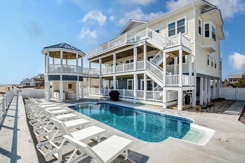 Back Exterior of American Dream