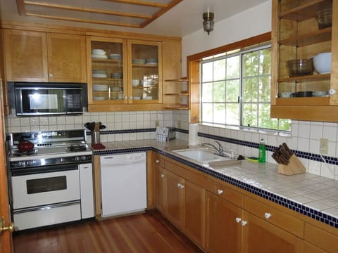 The spacious kitchen at Hummingbird Pines