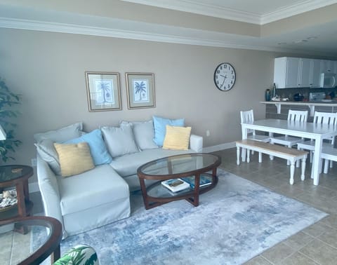 Open and airy living & dining spaces great for family time 