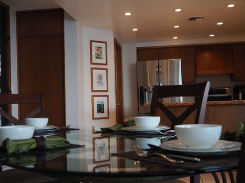 Complete 6-place dinner setting