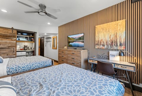 Hotel style bedroom, two Queen beds, Smart TV