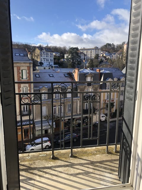 Economy Room, 1 Double Bed | Desk, laptop workspace, iron/ironing board, cribs/infant beds