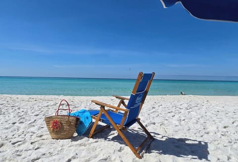 Waves, Sun and Sand?? You found it. Our unit is a few steps away.