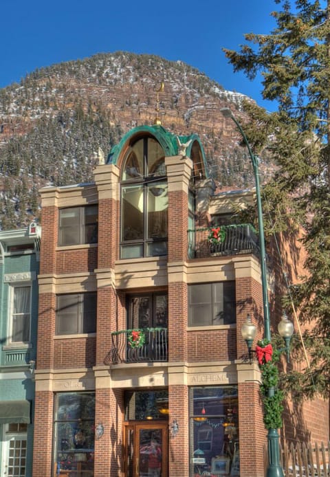 Taken from the southwest so you see mountains to the northeast of building