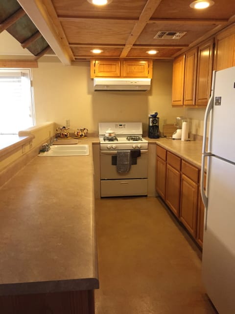 Kitchen fully equipped