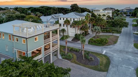 8 31st Ave- Whispering Palms 5 bedrooms and 2 blocks to the beach.