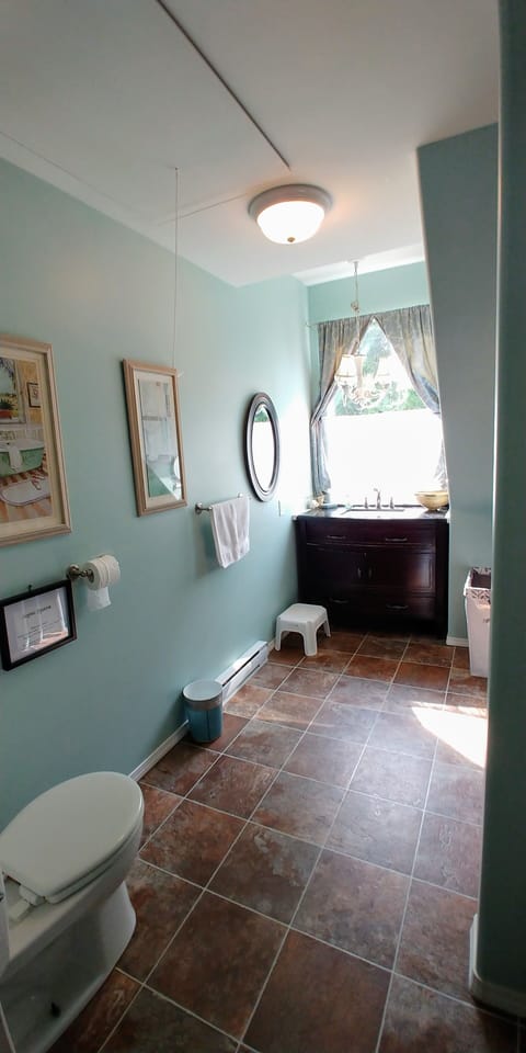 full bathroom
