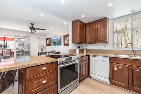 Kitchen is fully-stocked with dishes, cooking, baking and meal prep gear. All standard large and small appliances included. See listing description for more supply details.
                