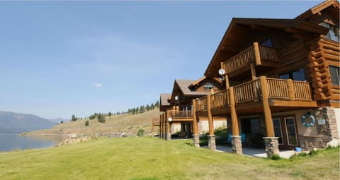 3 levels of lakefront living