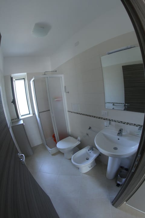 Standard Apartment, 1 Bedroom, Courtyard View, Ground Floor | Bathroom | Shower, rainfall showerhead, bidet