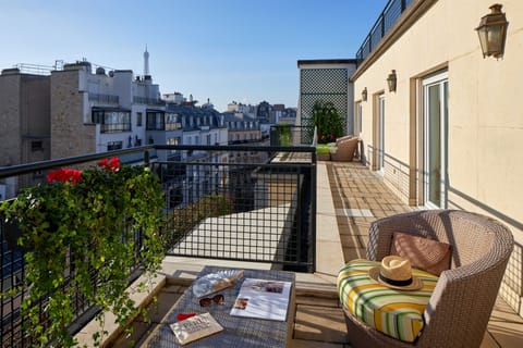 Suite Terrace Eiffel Tower | Balcony view