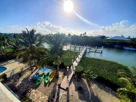 ROOFTOP VIEW 