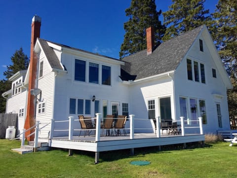 The Captains House- 300 ft oceanfront- 2 full baths- 6 BR-outdoor shower- 5 ac.