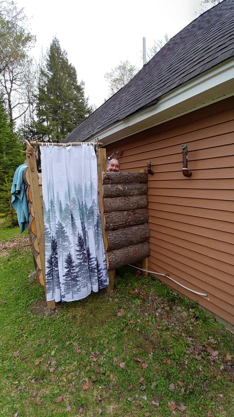 Outdoor shower. summer guest !