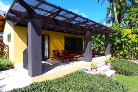 Exterior of Aromas 1