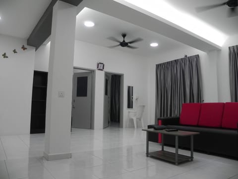 Seri Bayan Stay99 (max 11 pax)