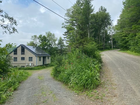 View of home and driveway from East Hill Road.