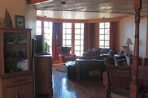 Living Room Mt. House