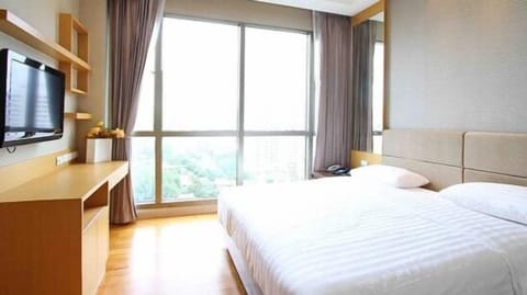 Panoramic views of BKK apartment 