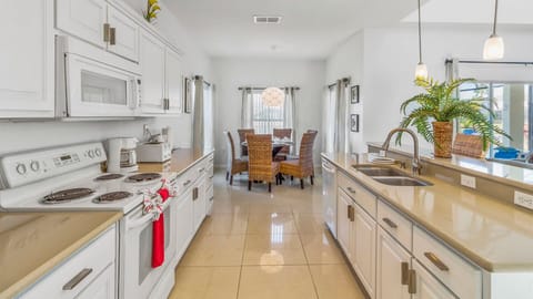 WOW.....your cook will enjoy this kitchen or retain our personal Chef