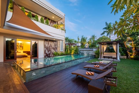 sun deck chair