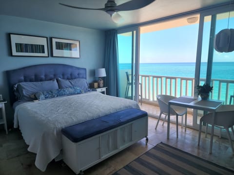 Comfortable king size bed
