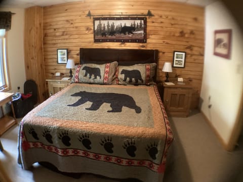 Bedroom with queen bed