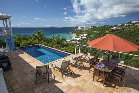 CalypsoBlu tiled pool deck, overlooking Morningstar Beach