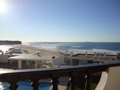 200m to the fabulous beach of Foz do Arelho