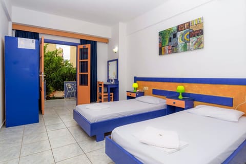 Standard Studio, 2 Twin Beds, Garden View (Double) | 1 bedroom, desk, iron/ironing board, WiFi