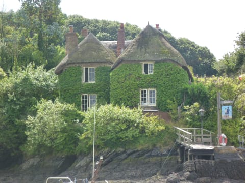 Smugglers Inn Tolverne