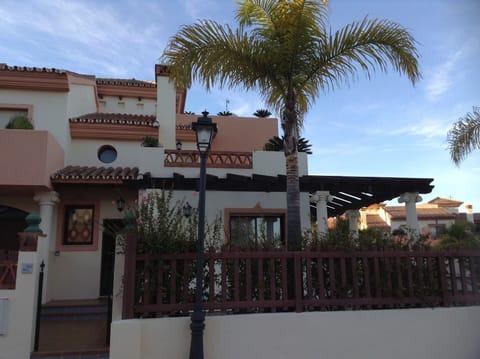 View of the villa from the front 