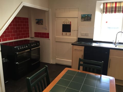 Kitchen/Diner with range cooker