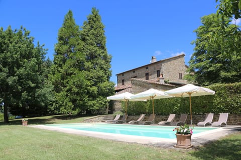 Spacious, well-maintained and very private property