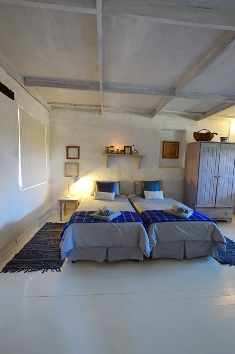 Apartment, 2 Bedrooms | In-room safe, free WiFi, bed sheets