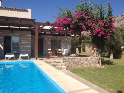 Luxury Villa with private pool and lawned gardens