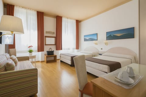 Family Room | Egyptian cotton sheets, premium bedding, down comforters