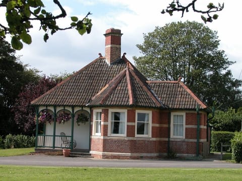 View of the exterior of Hinton Lodge