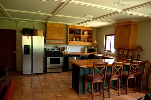 Full view of the kitchen