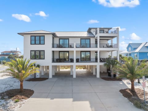 Sealation! Stunning beach house