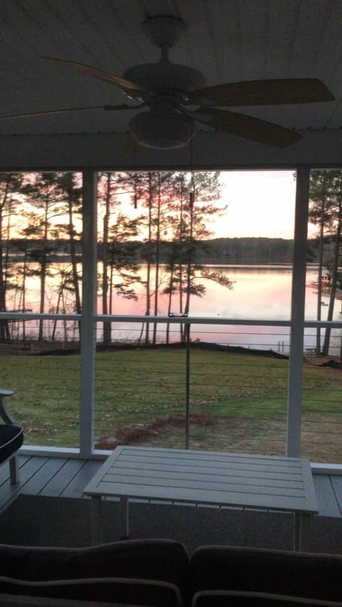All new Stainless Steel cabling on screen porch, for unobstructed lake view!